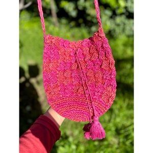 UrbanOutfitters UO fuschia and orange Bermuda bucket crossbody bag
